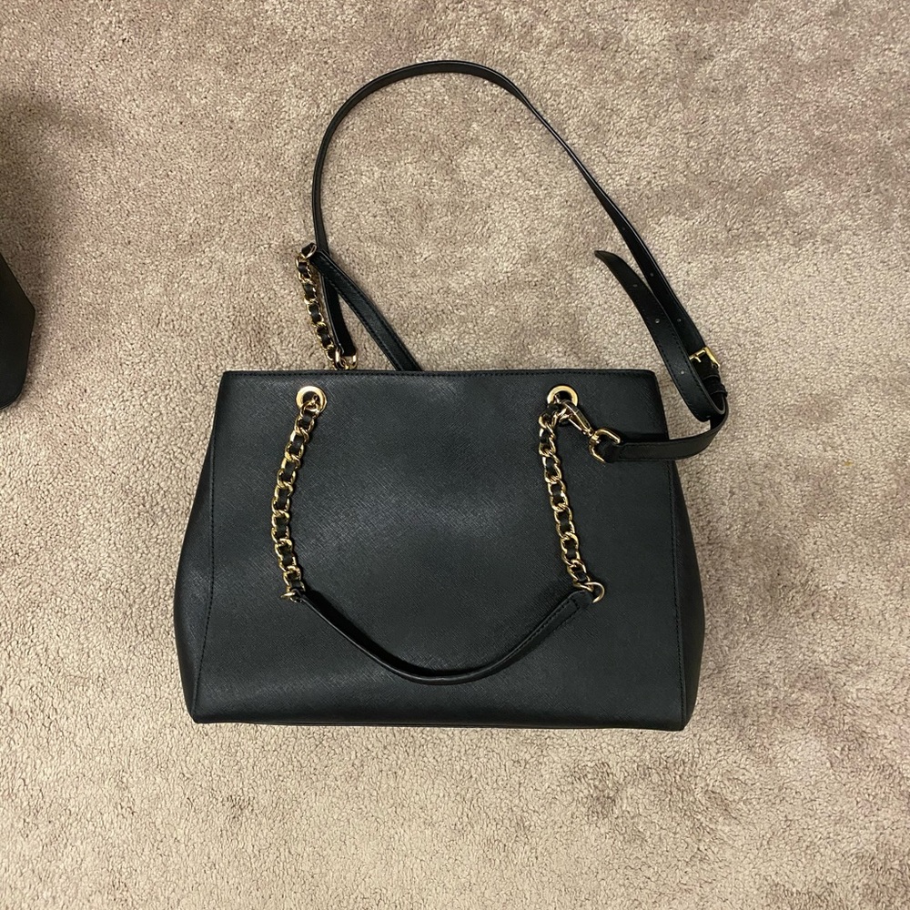 Michael Kors Medium Size Purse (Tote)